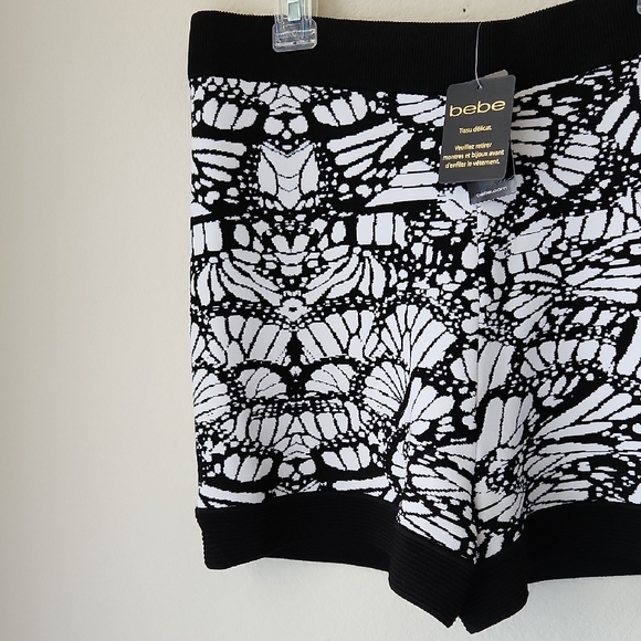 Bebe High Waist Black and White Butterfly Short Shorts with Graffiti Print Sz M - Picture 12 of 15